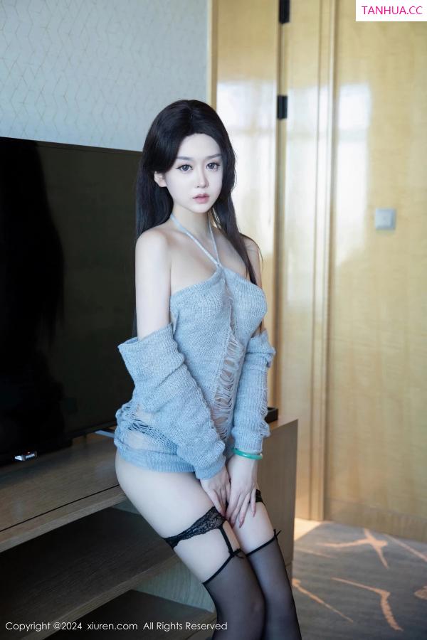   [XiuRen]高清写真图 2024.02.28 No.8149 林杉杉 黑丝美腿第52张图片